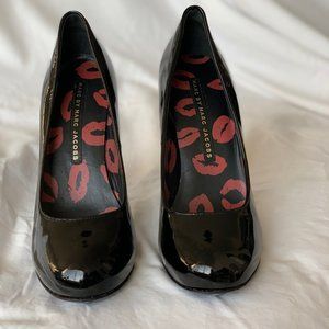 MARC BY MARC JACOBS PATENT LEATHER PUMPS
